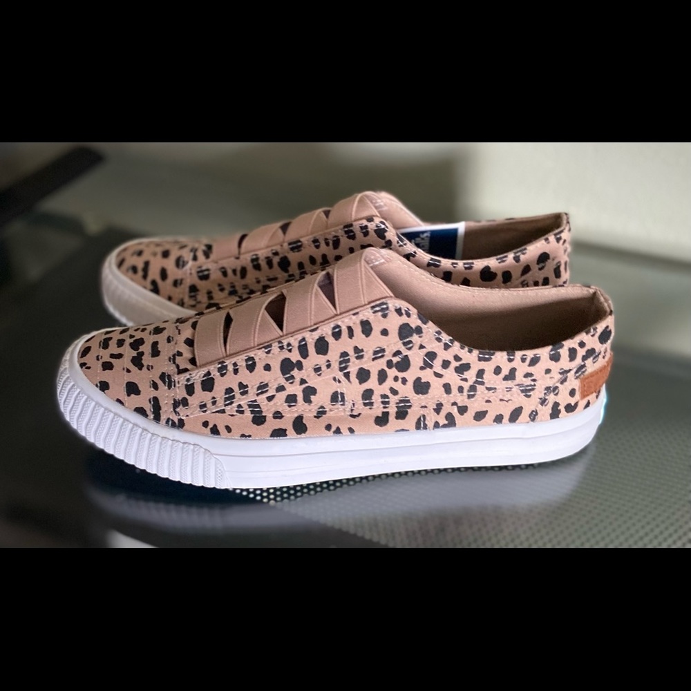 Blowfish Malibu Women's Marley Leopard Print Slip On  Sneaker Size 8.5